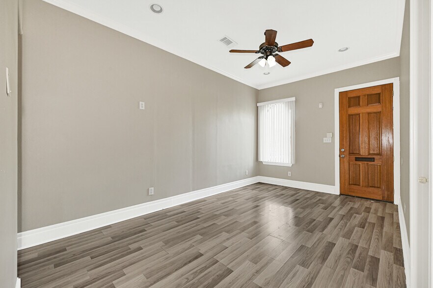 12816 Willow Centre Dr, Houston, TX à vendre - Photo du bâtiment - Image 3 de 26