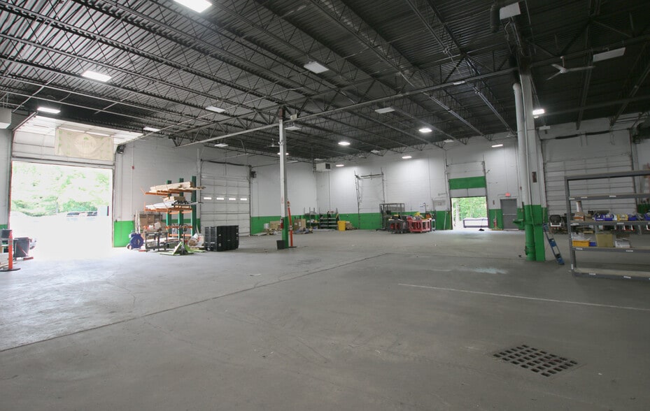 44-48 6th Rd, Woburn, MA for lease - Interior Photo - Image 3 of 10