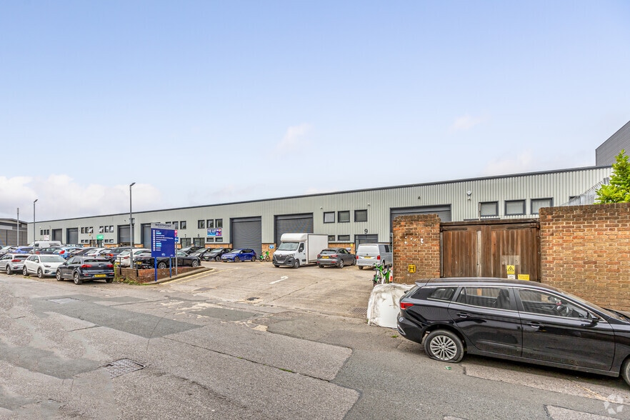 Alliance Rd, London for lease - Building Photo - Image 2 of 3