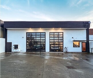 Plus de détails pour 515 Ellice St, Victoria, BC - Industriel à vendre