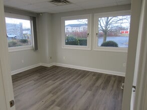 981 State Route 33 W, Monroe Township, NJ à louer Photo intérieure- Image 2 de 4