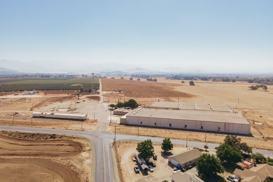 23745 Avenue 112, Porterville, CA à vendre - Photo du bâtiment - Image 2 de 13