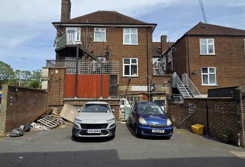 61-63 Watford Way, Londres à louer - Photo du bâtiment - Image 2 de 2