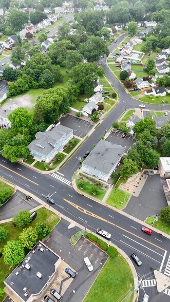 College Portfolio near TCNJ portefeuille de 2 propriétés à vendre sur LoopNet.ca - Vidéo sur l’inscription commerciale - Image 2 de 53