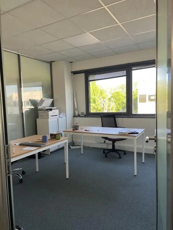Flex in Roissy-en-France for lease Interior Photo- Image 1 of 21