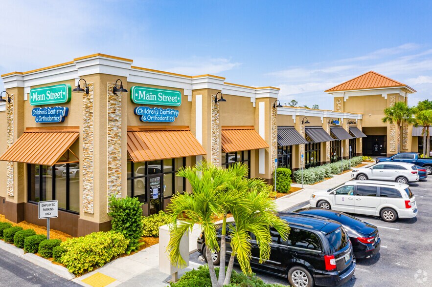 13195 Metro Pky, Fort Myers, FL à louer - Photo du bâtiment - Image 2 de 15