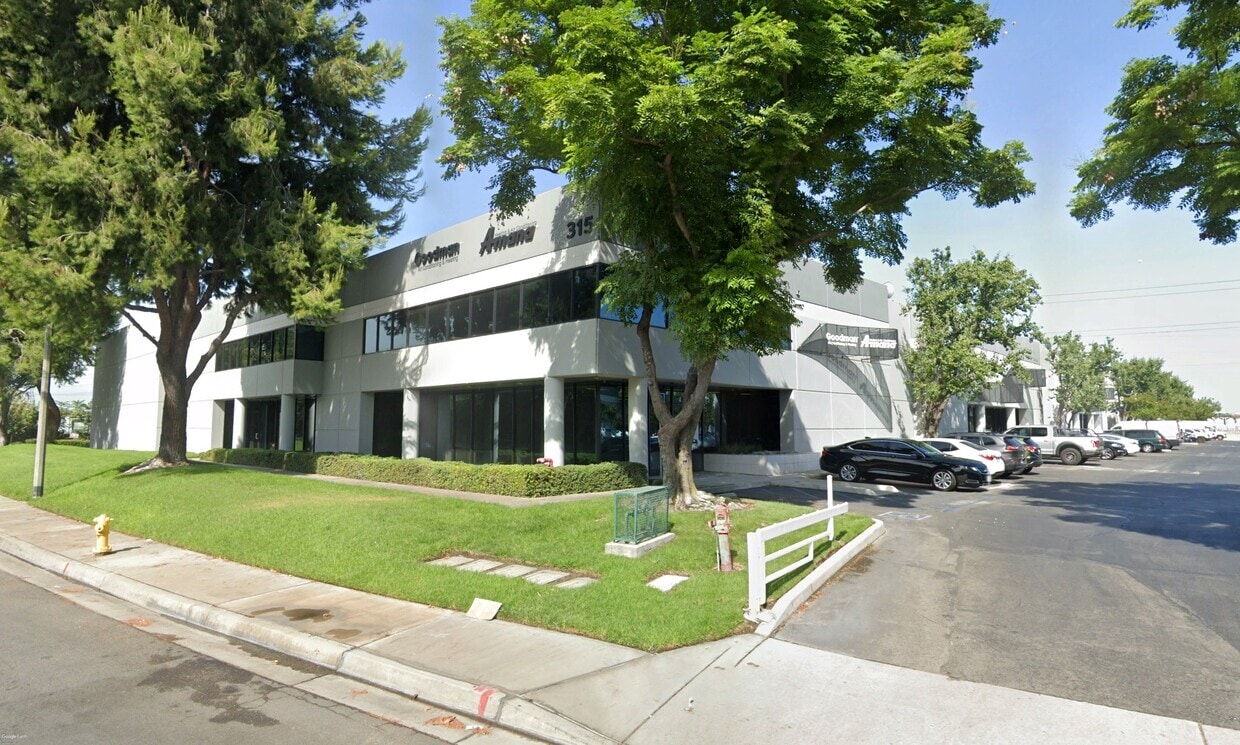 365 Cloverleaf Dr, Baldwin Park, CA for lease Building Photo- Image 1 of 2