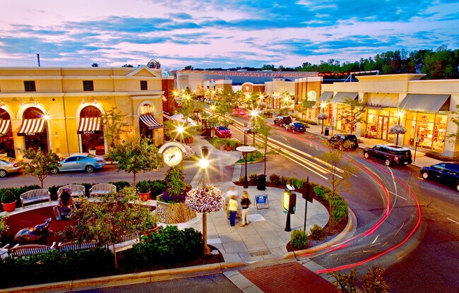 Plus de détails pour 100-400 N Adams Rd, Rochester Hills, MI - Commerce de détail à louer