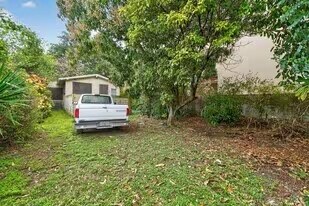 975 SW 37th Ave, Miami, FL à vendre - Photo du bâtiment - Image 3 de 15