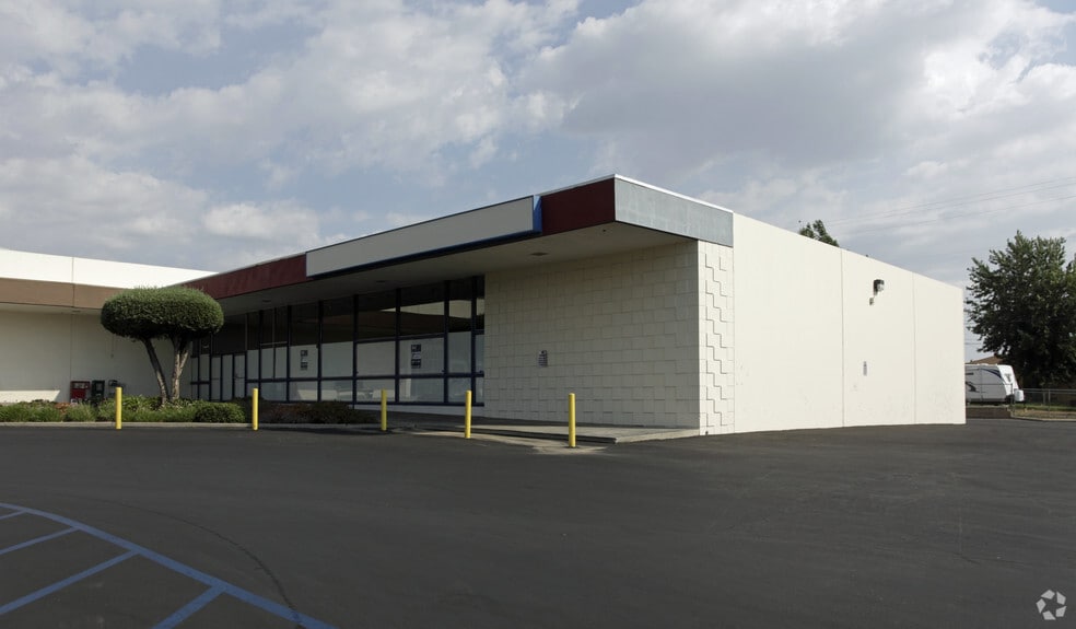 34601 Yucaipa Blvd, Yucaipa, CA for lease - Building Photo - Image 3 of 4