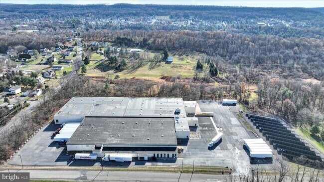 Plus de détails pour 190 Walnut Ln, Pottsville, PA - Industriel à vendre