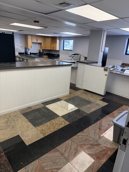840 Cumberland Hill Rd, Woonsocket, RI à louer - Photo du bâtiment - Image 3 de 8