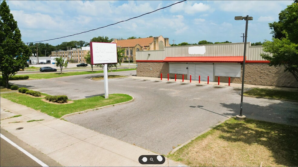 3400 Summer Ave, Memphis, TN à louer - Photo du bâtiment - Image 2 de 11