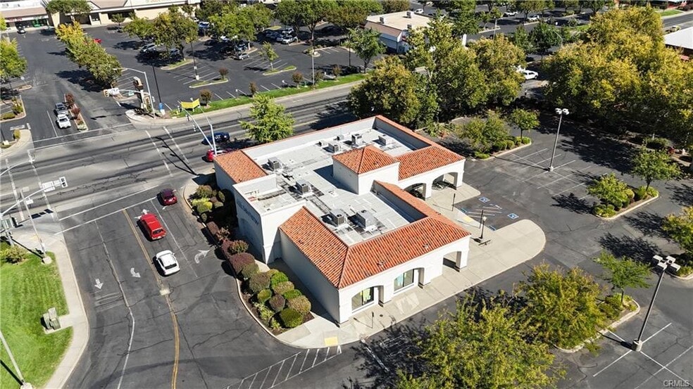 241 W East Ave, Chico, CA for lease - Building Photo - Image 2 of 2