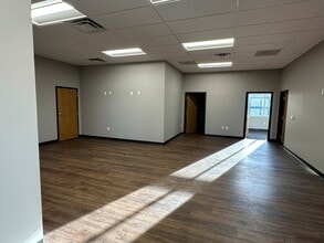 103 Nesbitt Rd, New Castle, PA for lease Interior Photo- Image 2 of 7