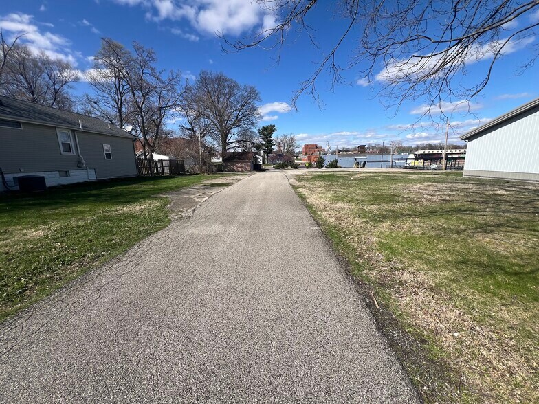 1219-1221 Sciota Ave, Peoria Heights, IL à vendre - Photo du bâtiment - Image 2 de 5