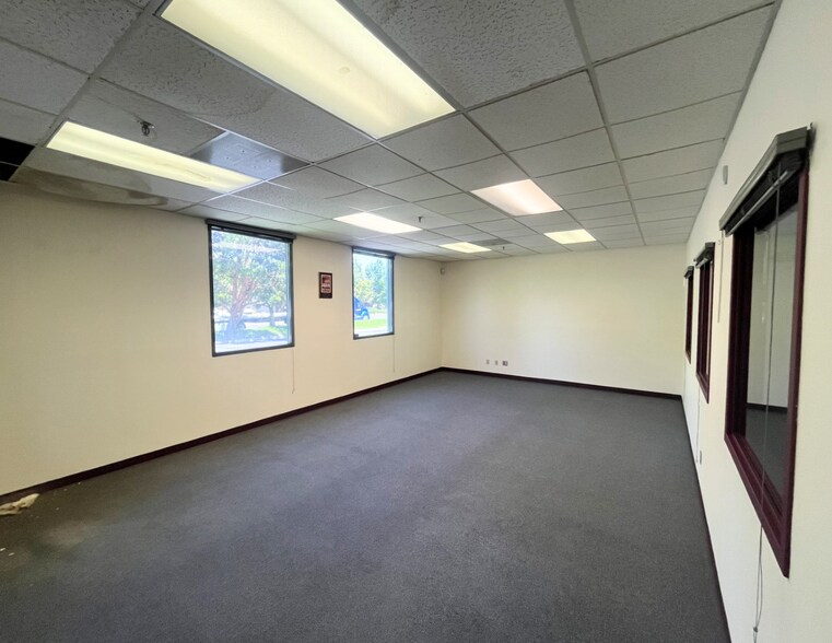 4700 Aircenter Cir, Reno, NV à louer - Photo du bâtiment - Image 3 de 8