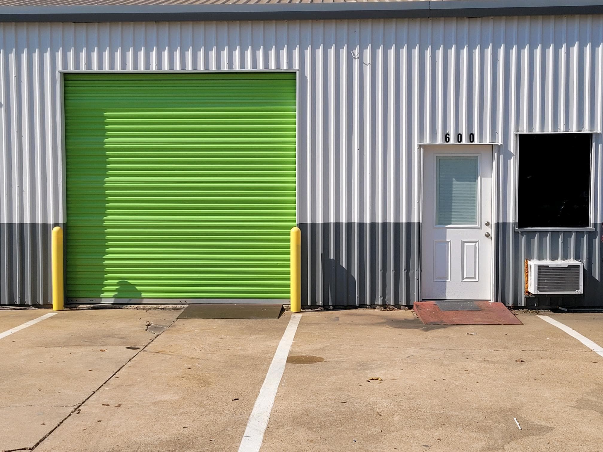 1416 N Main St, Pearland, TX for lease Interior Photo- Image 1 of 7