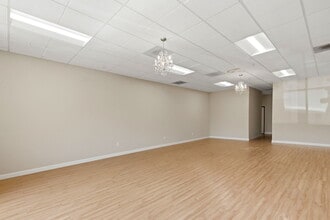 1321-1345 E Thousand Oaks Blvd, Thousand Oaks, CA for lease Interior Photo- Image 2 of 6