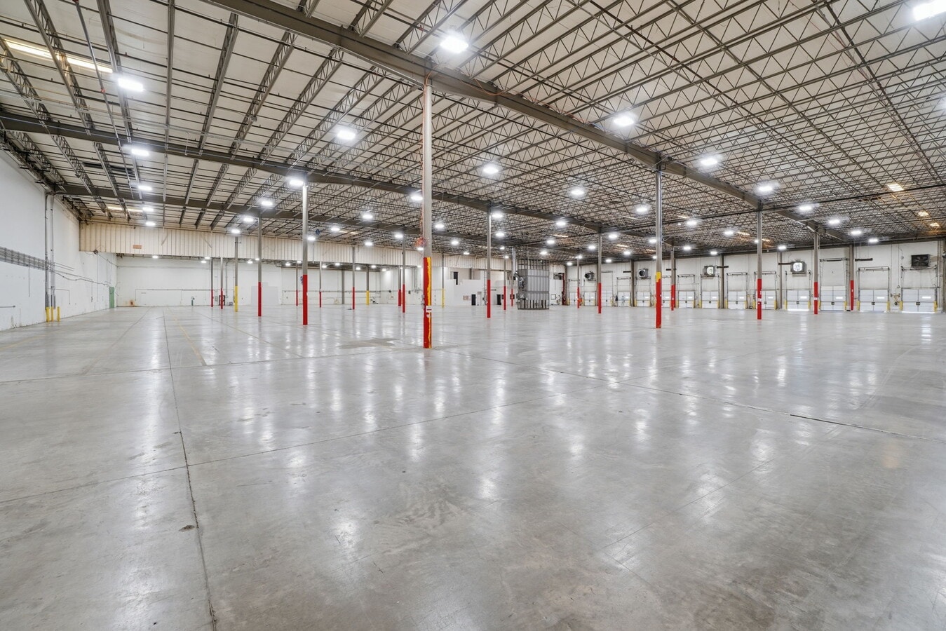 13201 W Reese Blvd, Huntersville, NC 28078 - Unité 200 - - Photo intérieure - Image 1 of 11
