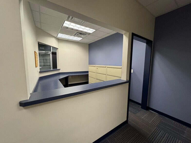 244 Broadway, Newburgh, NY à louer - Photo du bâtiment - Image 3 de 29