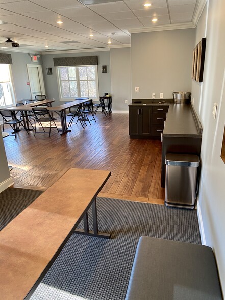 940 E Boot Rd, West Chester, PA for lease - Interior Photo - Image 2 of 11
