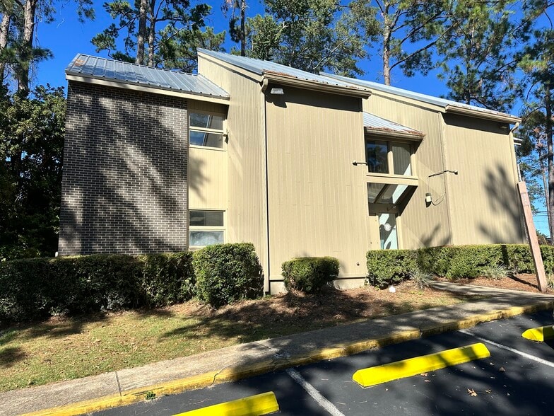 2545 Blairstone Pines Dr, Tallahassee, FL à vendre - Photo du bâtiment - Image 2 de 5