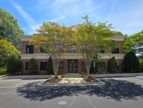 109 Professional Park Dr, Mooresville, NC for lease Interior Photo- Image 1 of 31