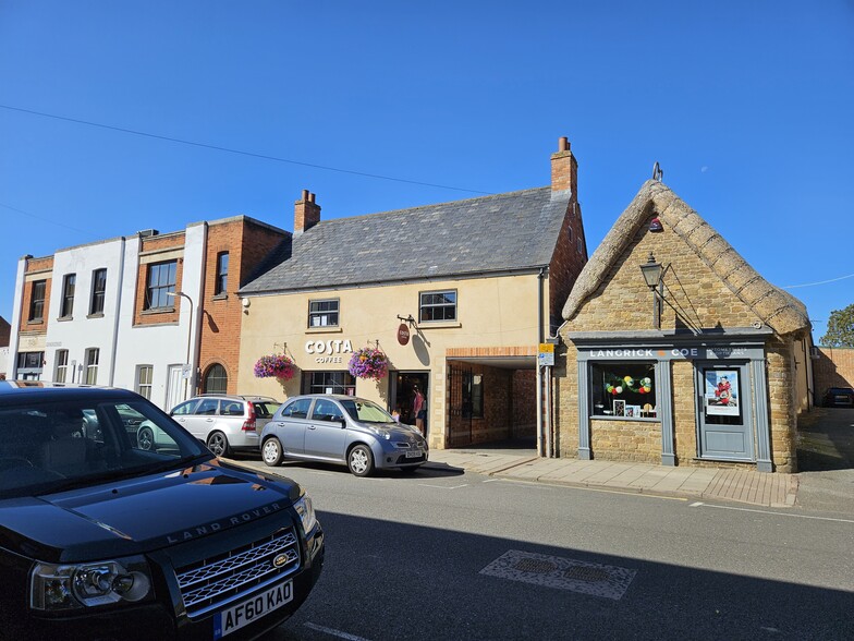 4-6 Church St, Oakham à vendre - Photo du bâtiment - Image 1 de 1