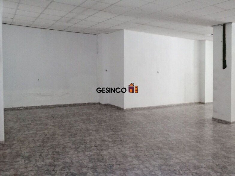 Retail in Ontinyent for lease - Building Photo - Image 2 of 5