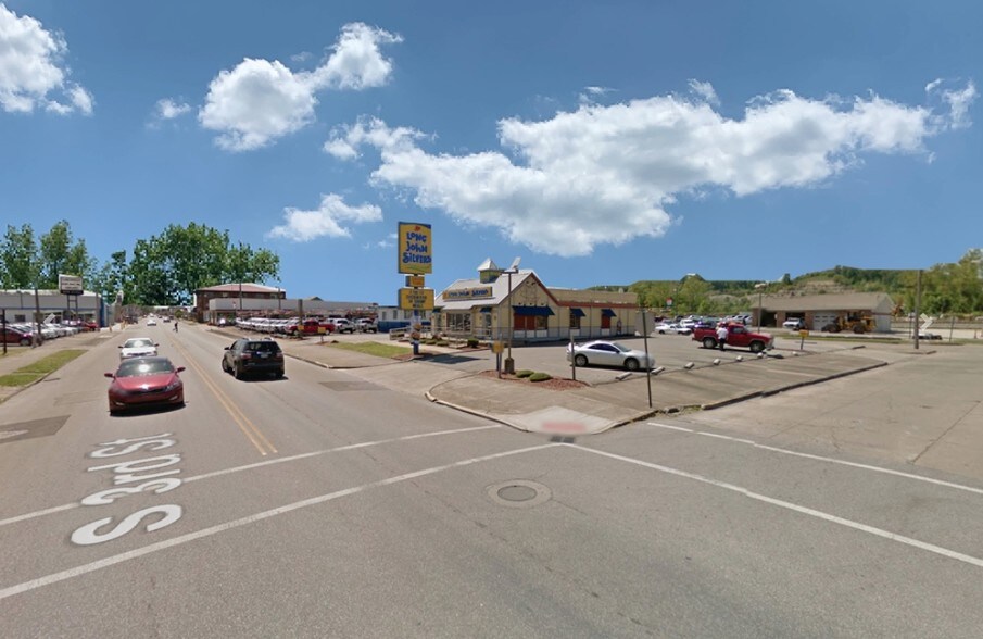 810 S 3rd St, Ironton, OH à louer - Photo du bâtiment - Image 2 de 2