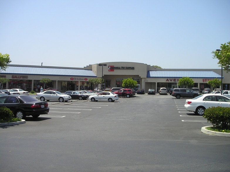 4698 E Pacific Coast Hwy, Long Beach, CA for lease - Building Photo - Image 2 of 13