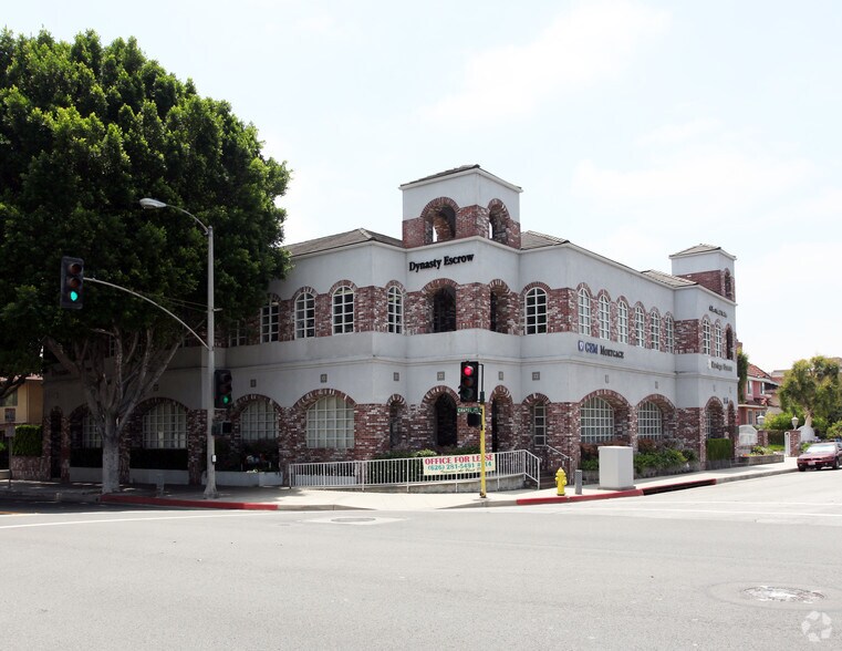 205 S Chapel Ave, Alhambra, CA à vendre - Photo du bâtiment - Image 2 de 8