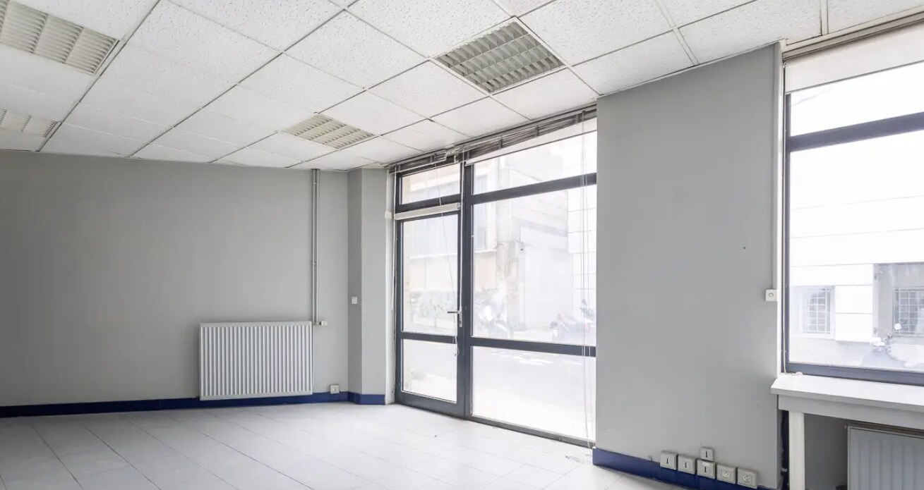 Paris, PAR 75020 - Unit Lot 1 - - Interior Photo - Image 2 of 7
