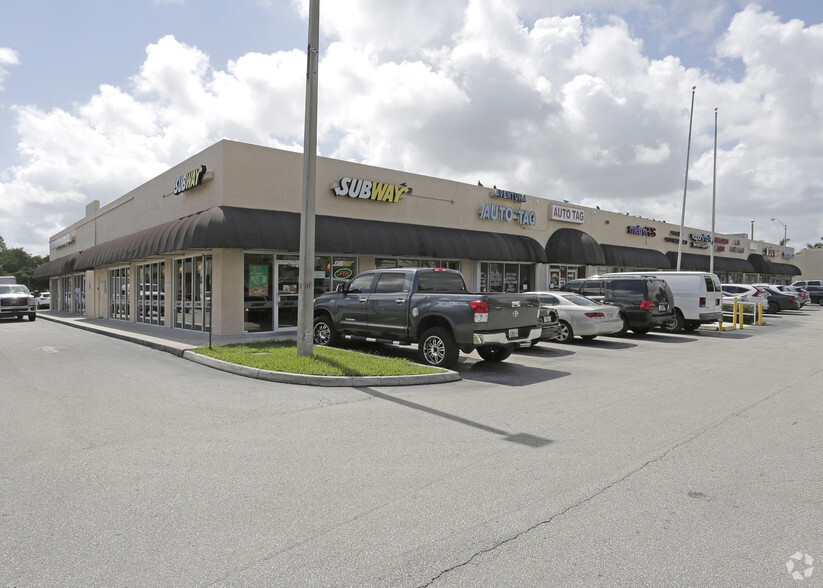 1802 NE 185th St, Miami, FL à louer - Photo du bâtiment - Image 3 de 5