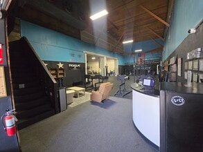 320 Hillcrest Rd, Hollister, CA for sale Interior Photo- Image 1 of 8