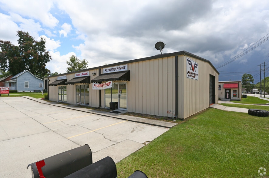 1825 Plum St, Valdosta, GA for lease - Building Photo - Image 3 of 4