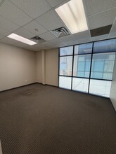 9889 Gate Pky, Jacksonville, FL for lease Interior Photo- Image 1 of 5