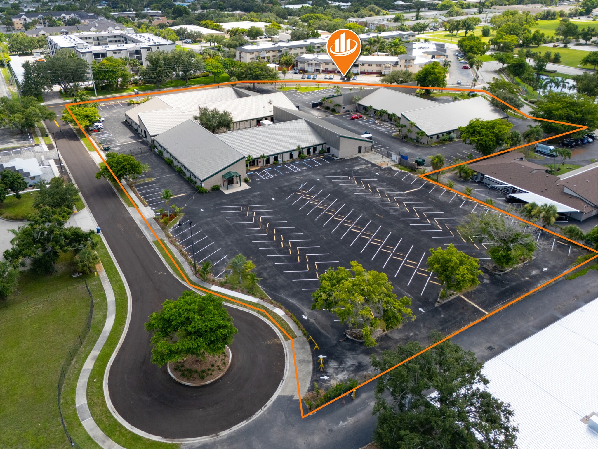 2120 Collier Ave, Fort Myers, FL for lease Building Photo- Image 1 of 52