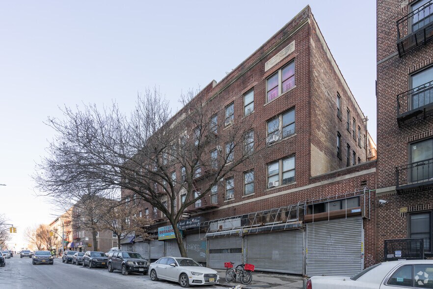 877 Franklin Ave, Brooklyn, NY à louer - Photo du bâtiment - Image 3 de 7