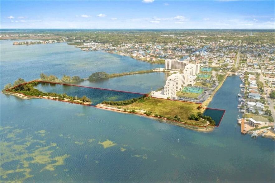 5913 Sea Ranch Dr, Hudson, FL for sale - Building Photo - Image 1 of 15