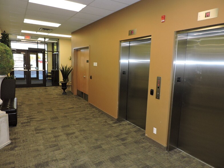 4309 52 Ave, Red Deer, AB à louer - Photo intérieure - Image 3 de 8