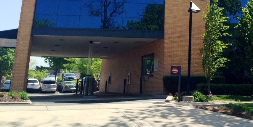 1725 N McGovern St, Highland Park, IL for lease - Building Photo - Image 3 of 6