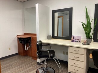 Plus de détails pour 6629 University Ave, Middleton, WI - Commerce de détail à vendre