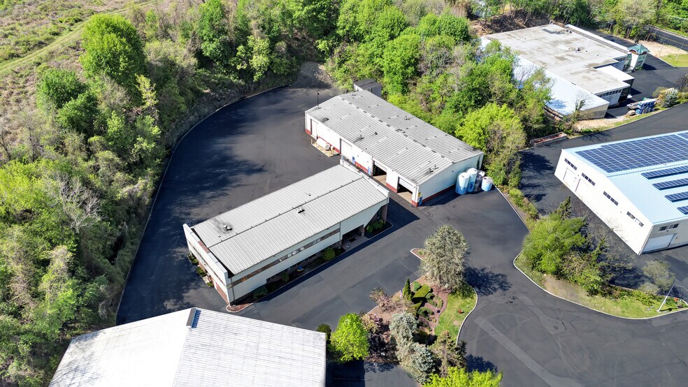 3 Browns Ln, Hawthorne, NY à louer - Photo du bâtiment - Image 3 de 7