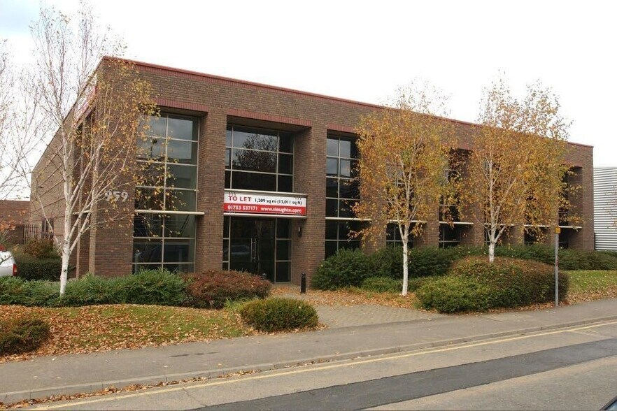 963-966 Weston Rd, Slough à louer - Photo du bâtiment - Image 2 de 10