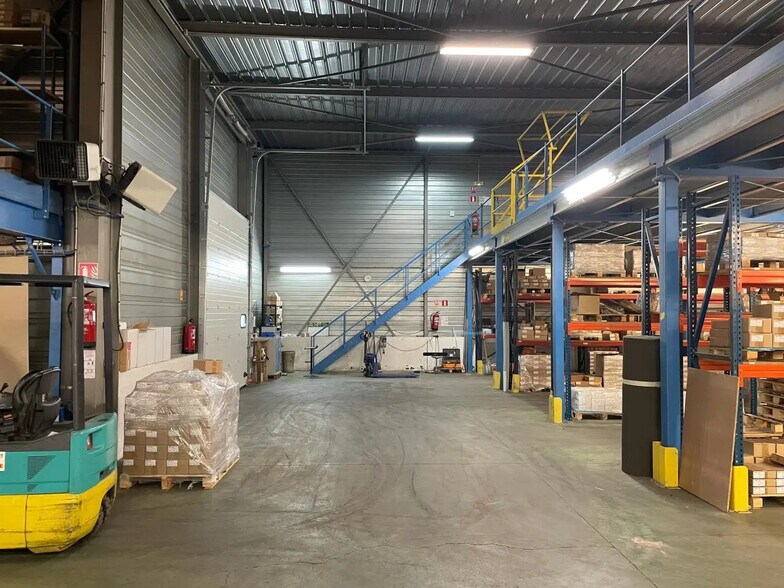 Local d'activités dans Villemomble à vendre - Photo du bâtiment - Image 2 de 6