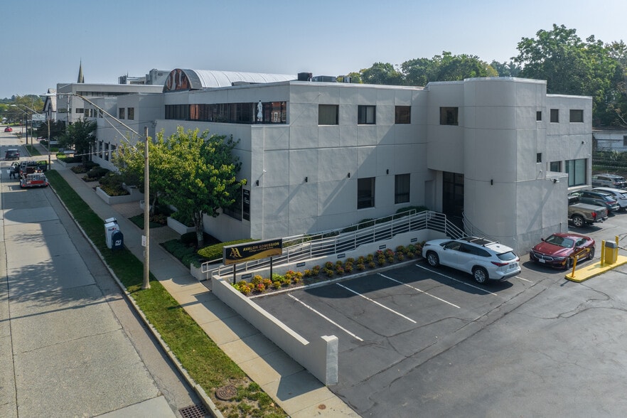 1320 Centre St, Newton, MA for lease - Building Photo - Image 2 of 15