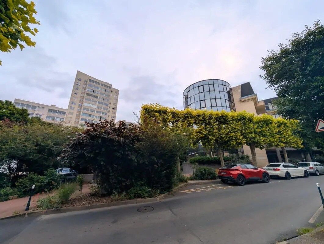 3 Boulevard De La Gare, Saint-Gratien for lease Primary Photo- Image 1 of 9