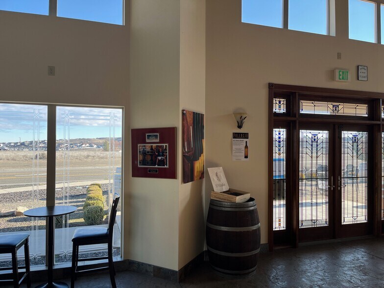 8011 Keene Rd, West Richland, WA à louer - Photo intérieure - Image 3 de 12